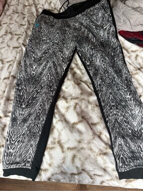 Nike Black & White Patterned Women's Track Joggers